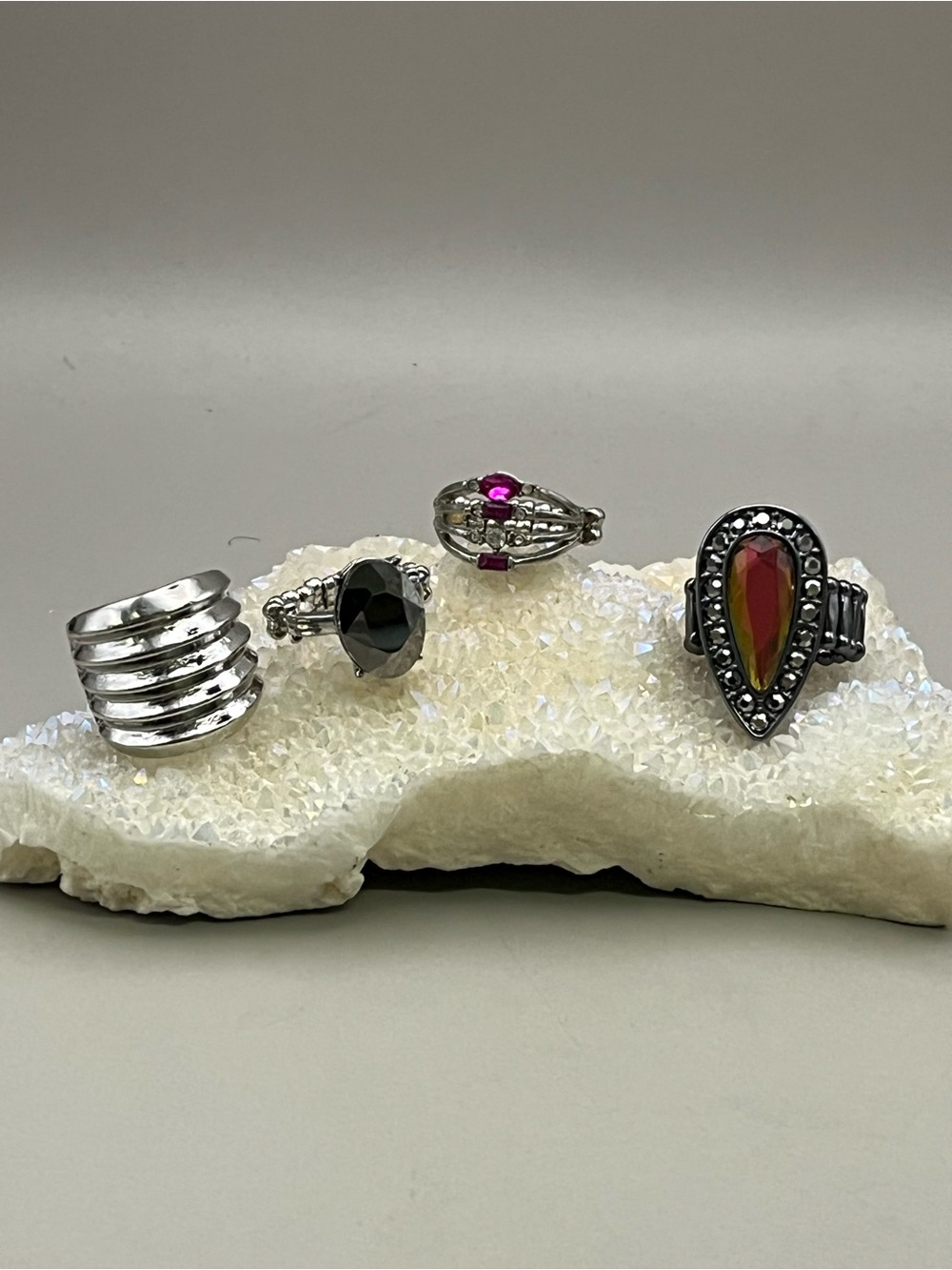 Silver Tone Ring Lot 4pc Statement Stretchy Rings